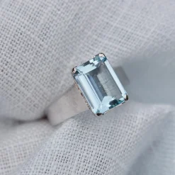 18ct and Palladium Aquamarine Solitaire Ring