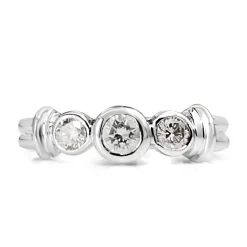 18ct White Gold 3 Stone Diamond Ring