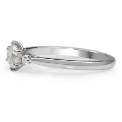 18ct White Gold 3 Stone Diamond Ring