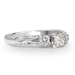 18ct White Gold 3 Stone Diamond Ring