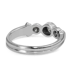 18ct White Gold 3 Stone Diamond Ring