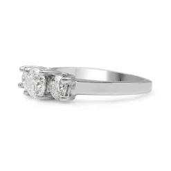 14ct White Gold and Platinum Topped 3 Stone Diamond Ring