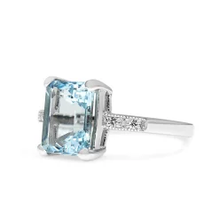 18ct White Gold Aquamarine and Diamond Ring