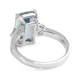 18ct White Gold Aquamarine and Diamond Ring