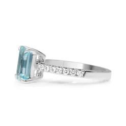 18ct White Gold Aquamarine and Diamond Ring