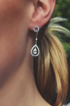 18ct White Gold Art Deco Style Diamond Drop Earrings