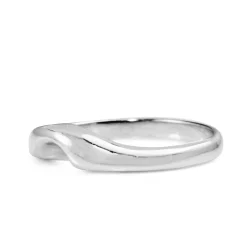 18ct White Gold Curved Wedding Band