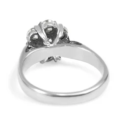 18ct White Gold Daisy Style Diamond Ring