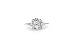 18ct White Gold Diamond Daisy Ring