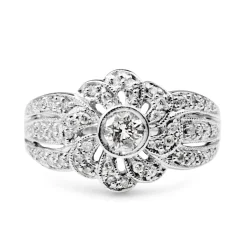 18ct White Gold Diamond Daisy Style Ring