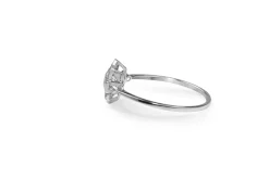 18ct White Gold Diamond Daisy Ring