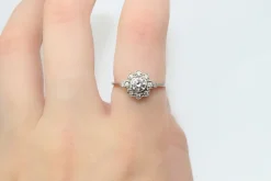 18ct White Gold Diamond Daisy Ring