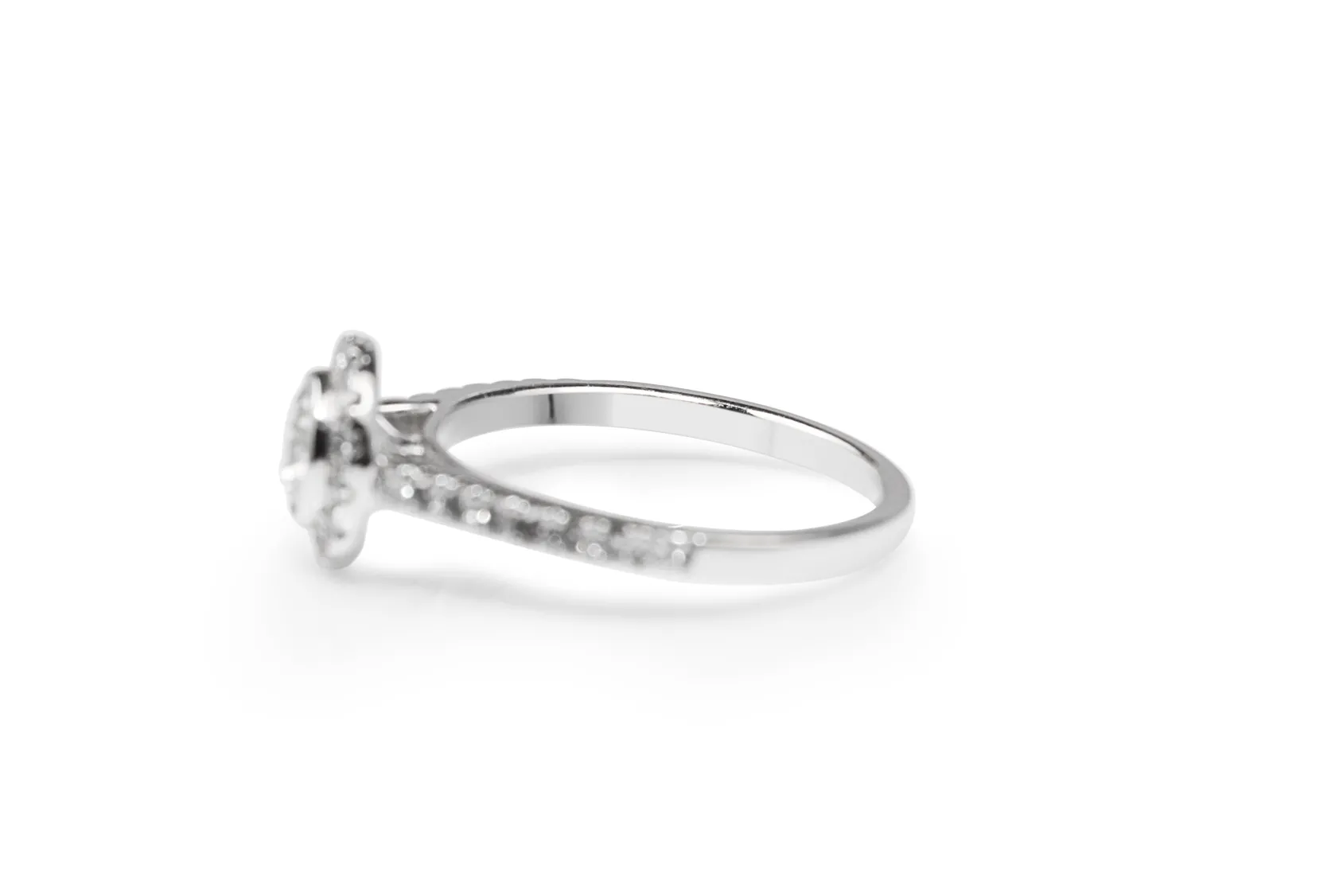 18ct White Gold Diamond Halo Ring