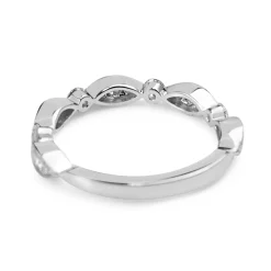 18ct White Gold Diamond Vintage Style Band