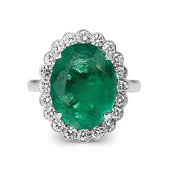 18ct White Gold Emerald and Diamond Daisy Style Ring