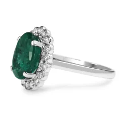 18ct White Gold Emerald and Diamond Daisy Style Ring