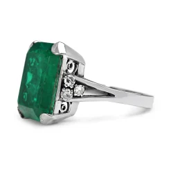14ct White Gold Emerald and Single Cut Diamond Ring