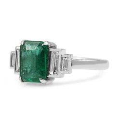 18ct White Gold Emerald and Baguette Diamond Deco Style Step Down Ring