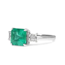 18ct White Gold Emerald and Carré Cut Diamond 3 Stone Ring