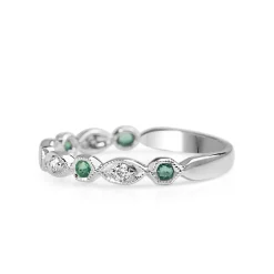 9ct White Gold Emerald and Diamond Vintage Style Ring