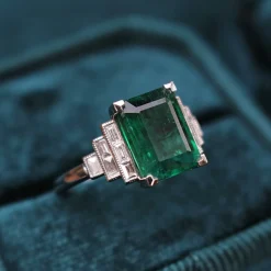 18ct White Gold Emerald and Diamond Deco Style Ring