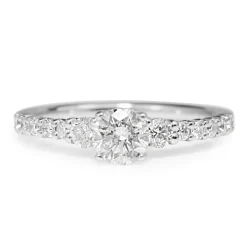 14ct White Gold Graduated Diamond Ring