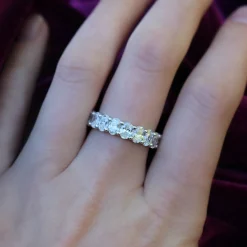 18ct White Gold Oval Diamond Band