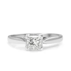 18ct White Gold Princess Cut Diamond Solitaire Ring