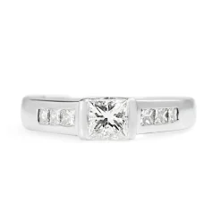 18ct White Gold Princess Cut Diamond Ring
