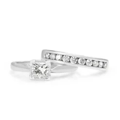18ct White Gold Princess Cut Diamond Solitaire Ring