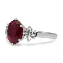 18ct White Gold Ruby and Diamond 3 Stone Diamond Ring