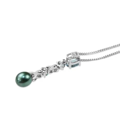 10ct White Gold Topaz and Fresh Water Pearl Necklace