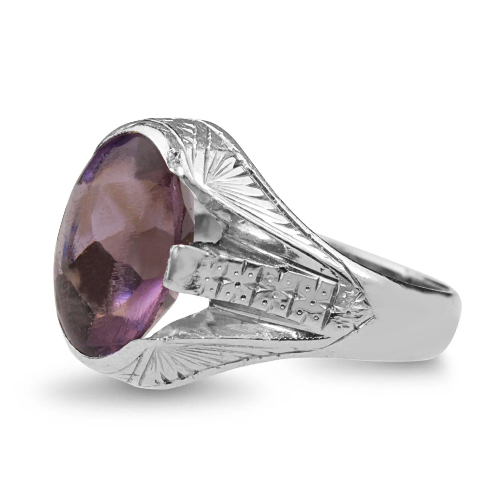 14ct White Gold Vintage Amethyst Engraved ring