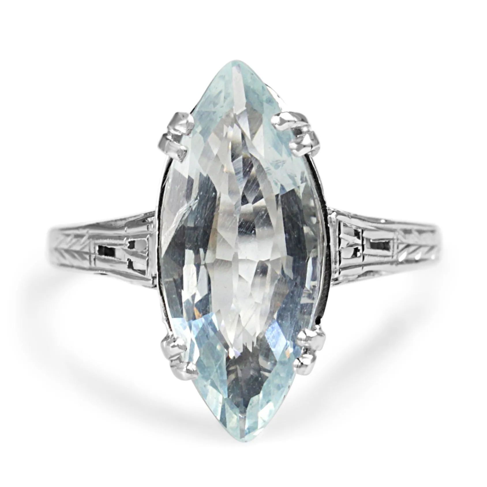 18ct White Gold Vintage Aquamarine Ring