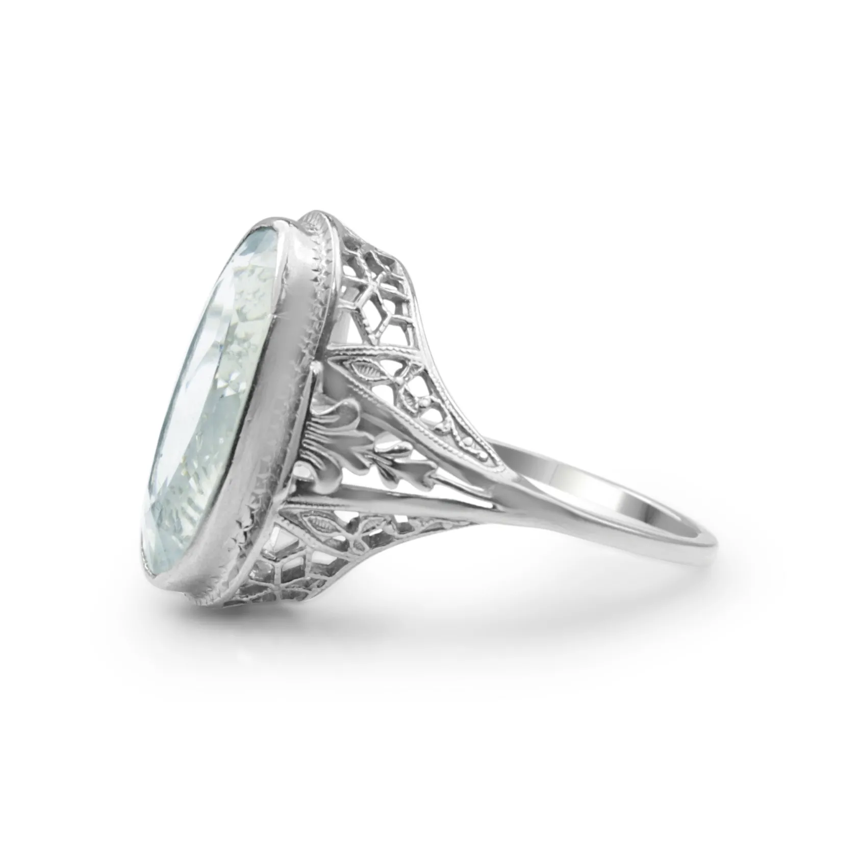 14ct White Gold Vintage Aquamarine Filigree Ring