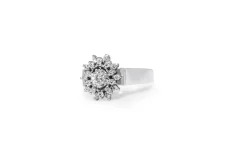 18ct White Gold Vintage Cluster Ring