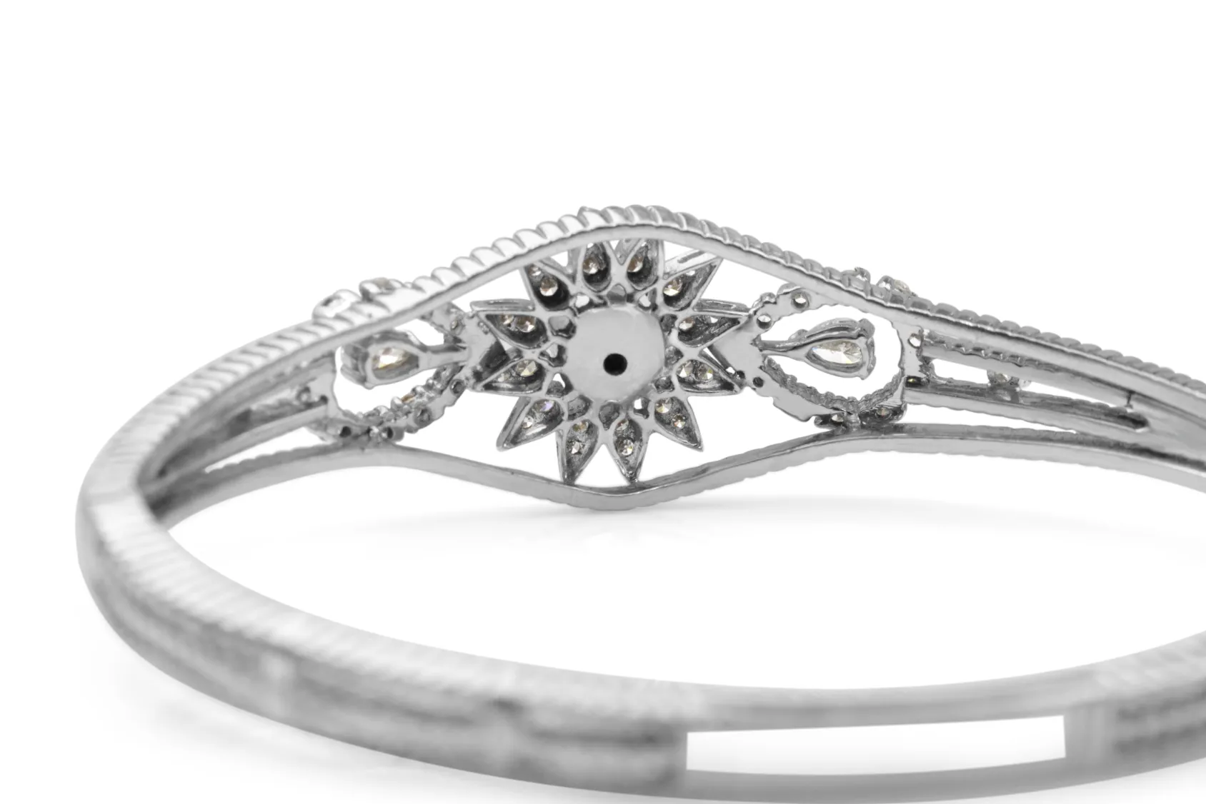 14ct White Gold Vintage Diamond Bangle