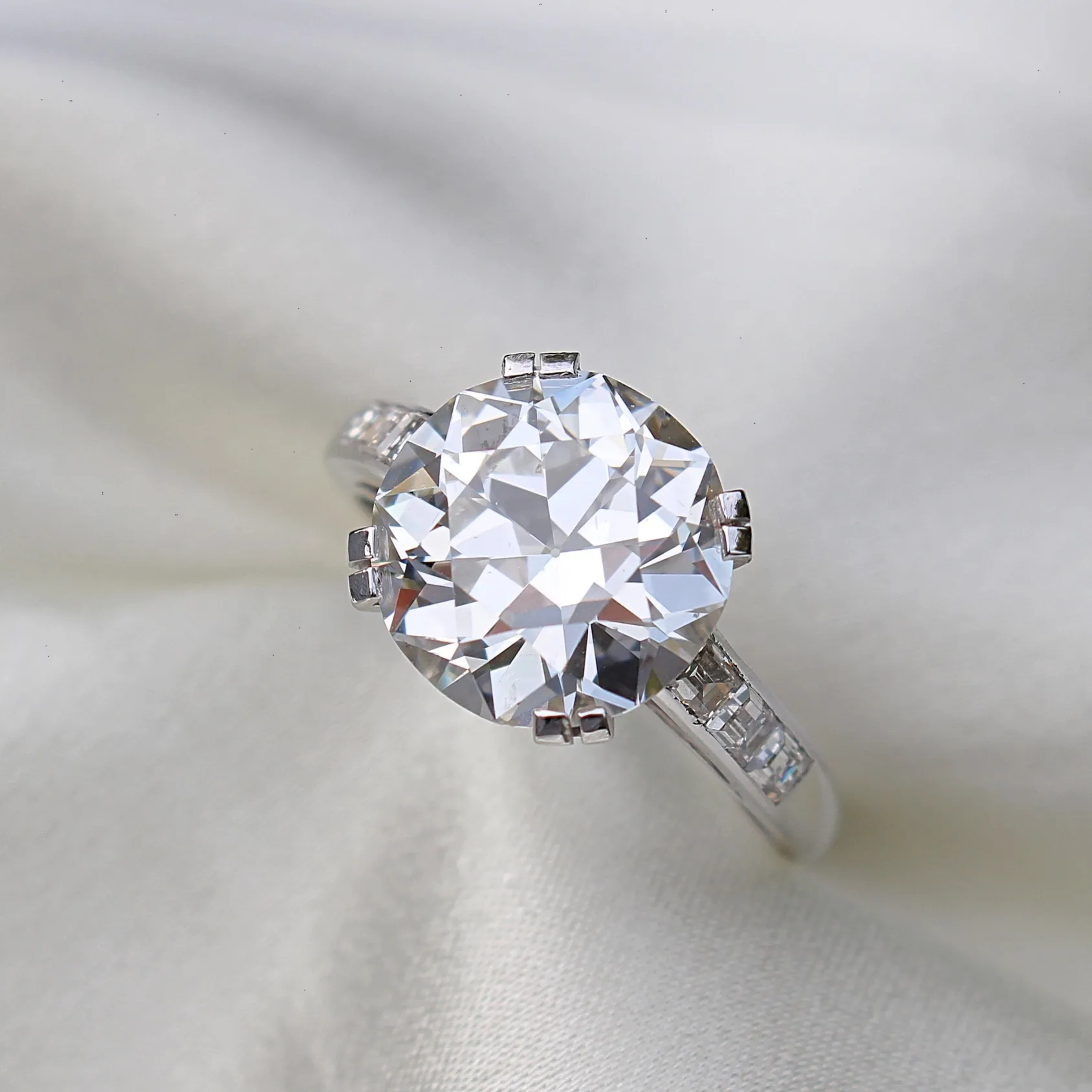18ct White Gold Vintage Old Cut Diamond Solitaire Ring