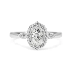 18ct White Gold Vintage Style Oval Diamond Ring