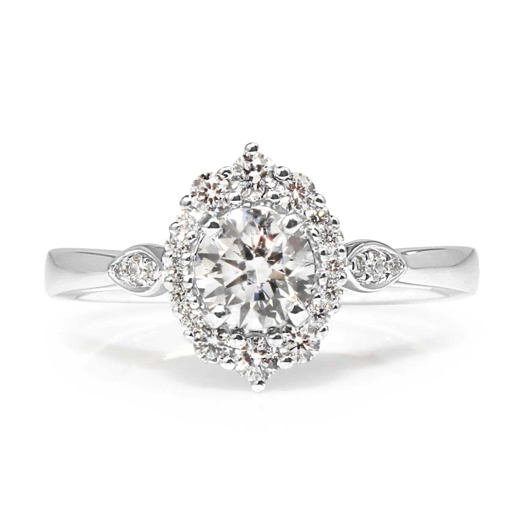 18ct White Gold Vintage Style Diamond Halo Ring