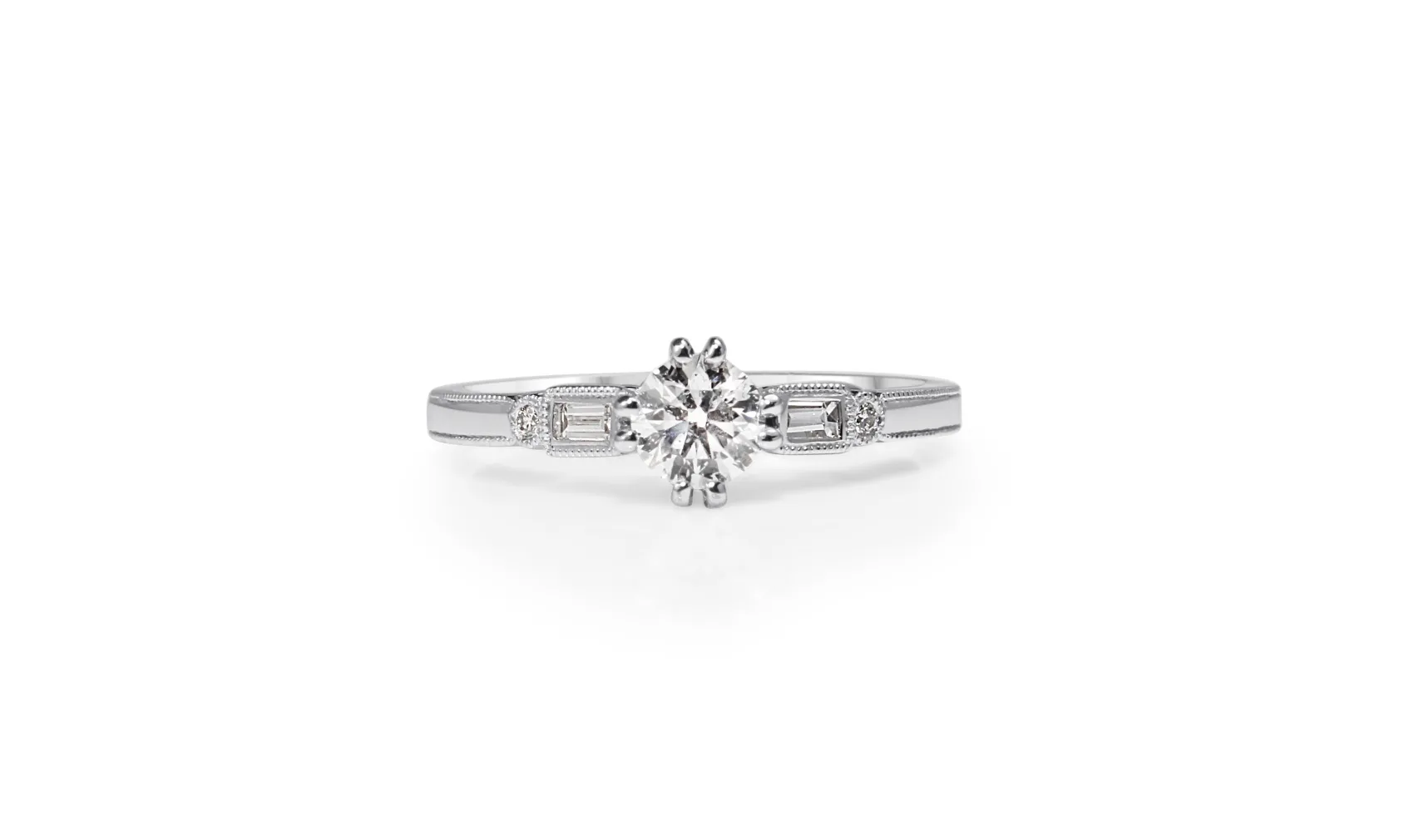 18ct White Gold Vintage Style Diamond Solitaire