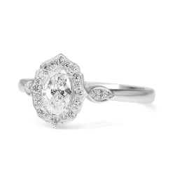 18ct White Gold Vintage Style Oval Diamond Ring