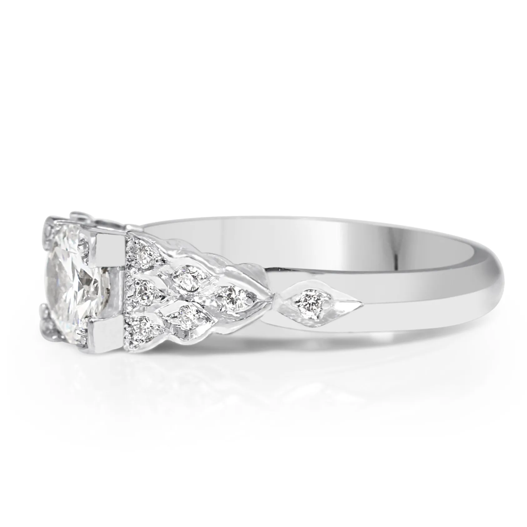 18ct White Gold Vintage Style Diamond Solitaire Ring