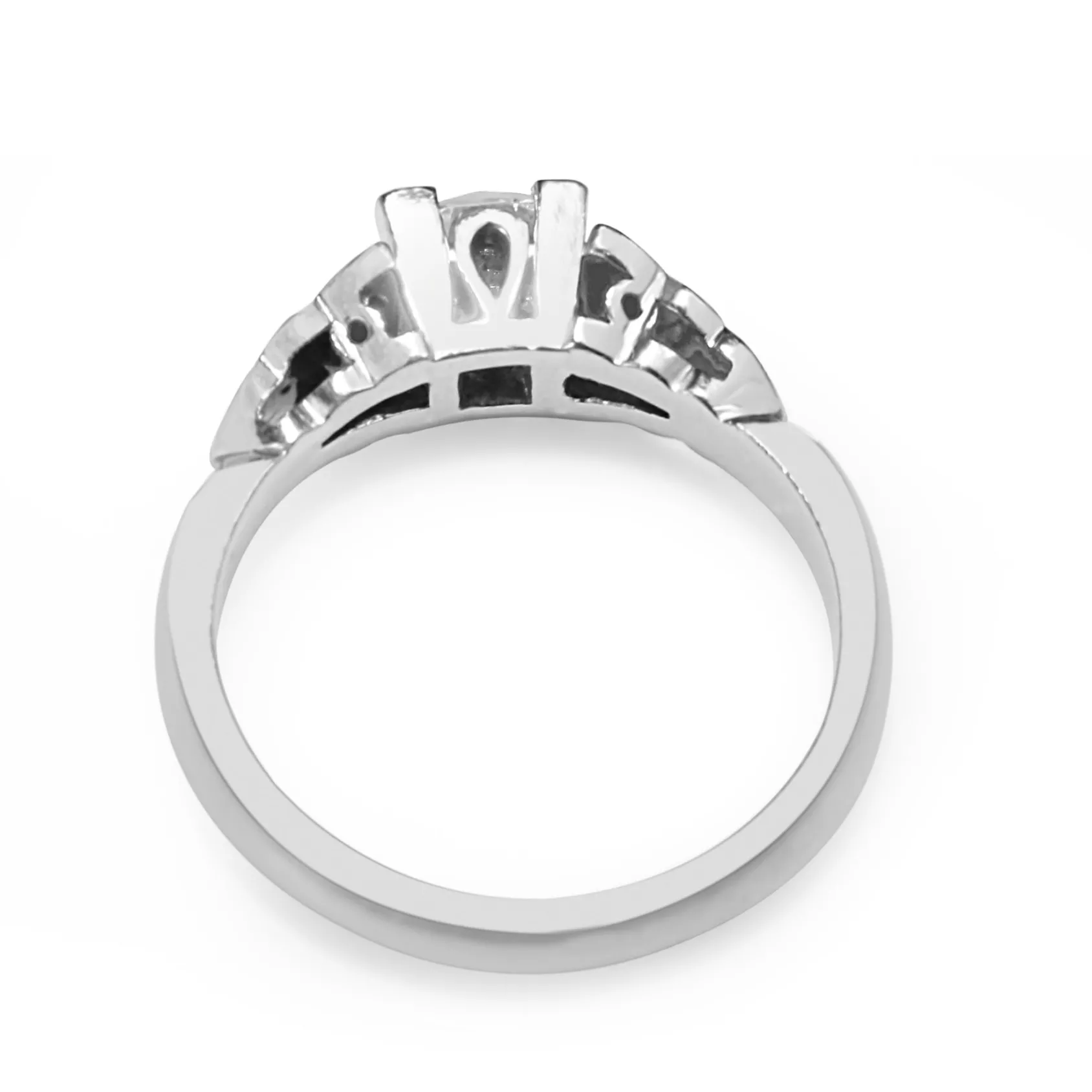 18ct White Gold Vintage Style Diamond Solitaire Ring