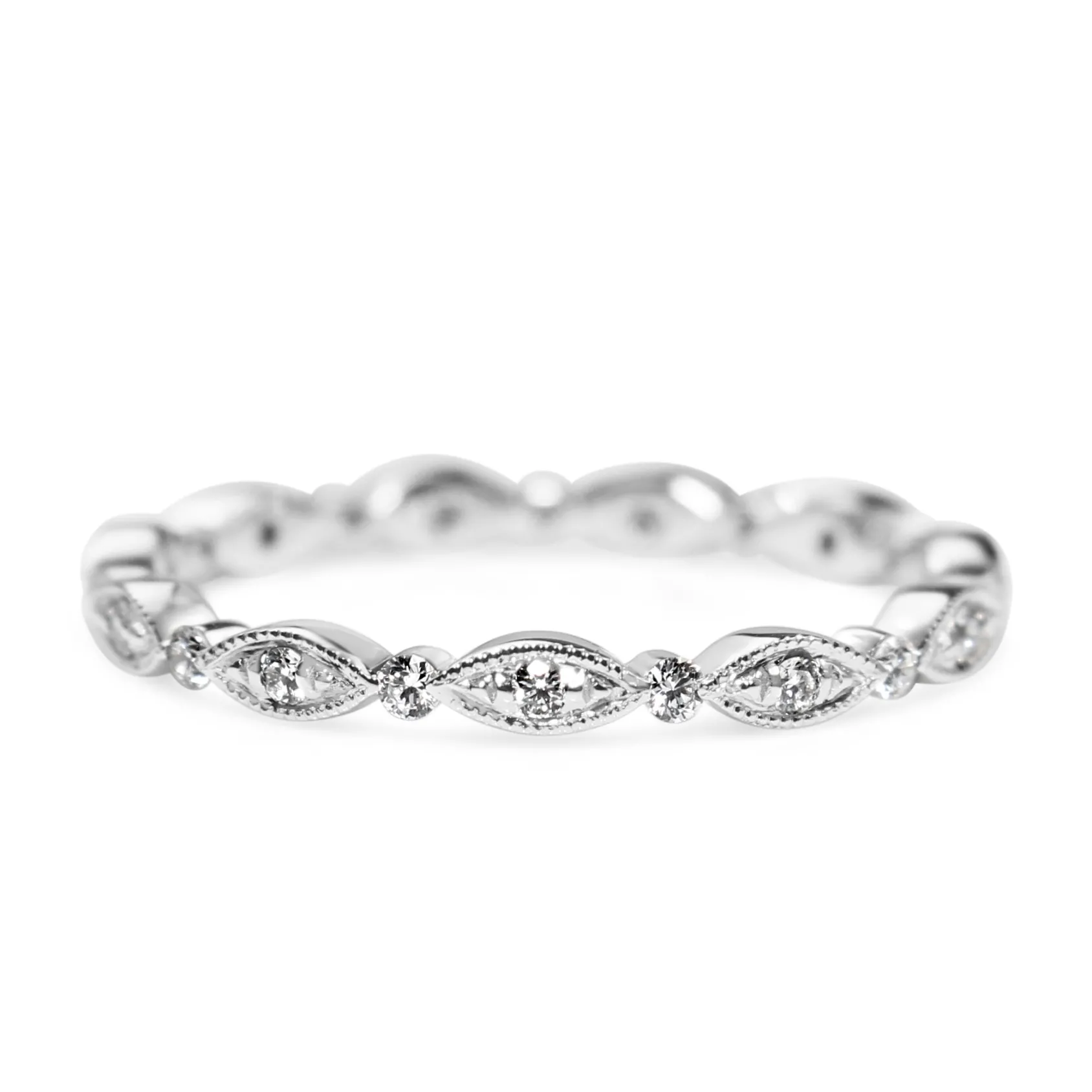 18ct White Gold Vintage Style All Round Diamond Band