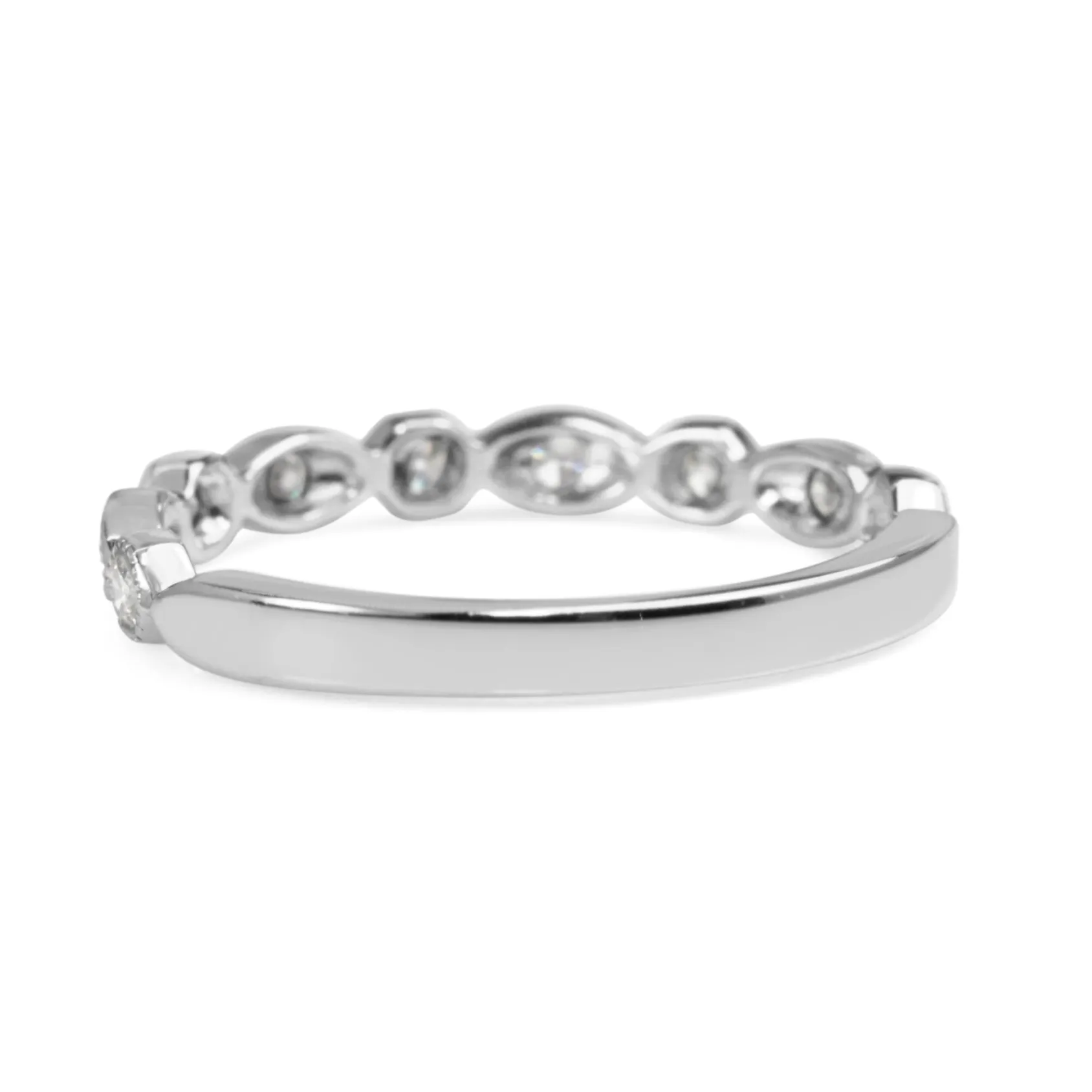 9ct White Gold Vintage Style Diamond Band