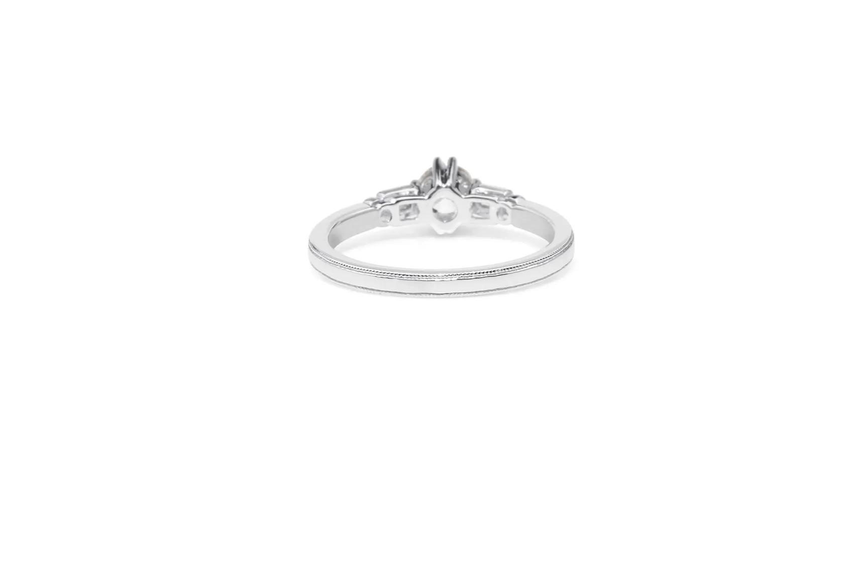 18ct White Gold Vintage Style Diamond Solitaire