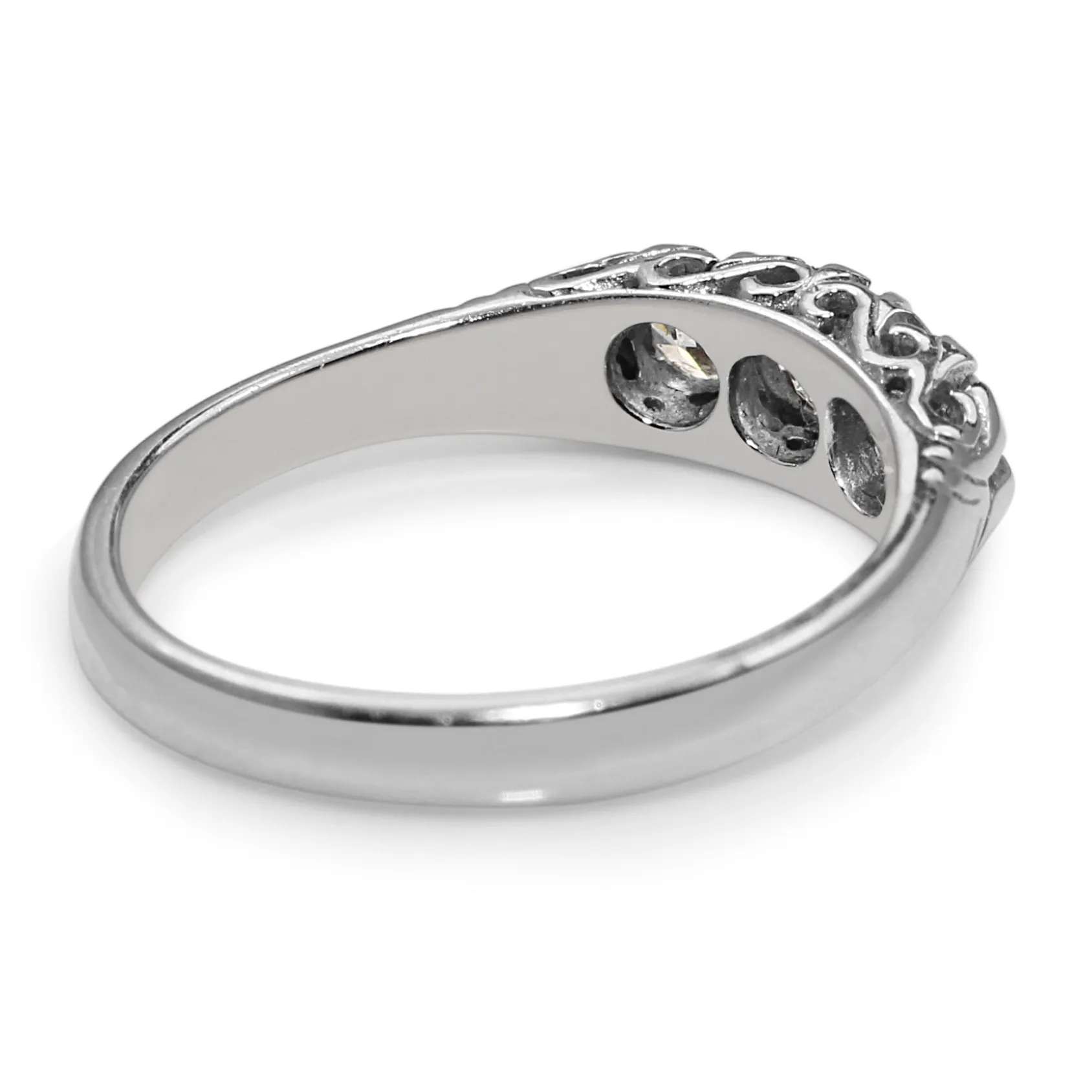 18ct White Gold Vintage Style 3 Stone Diamond Ring
