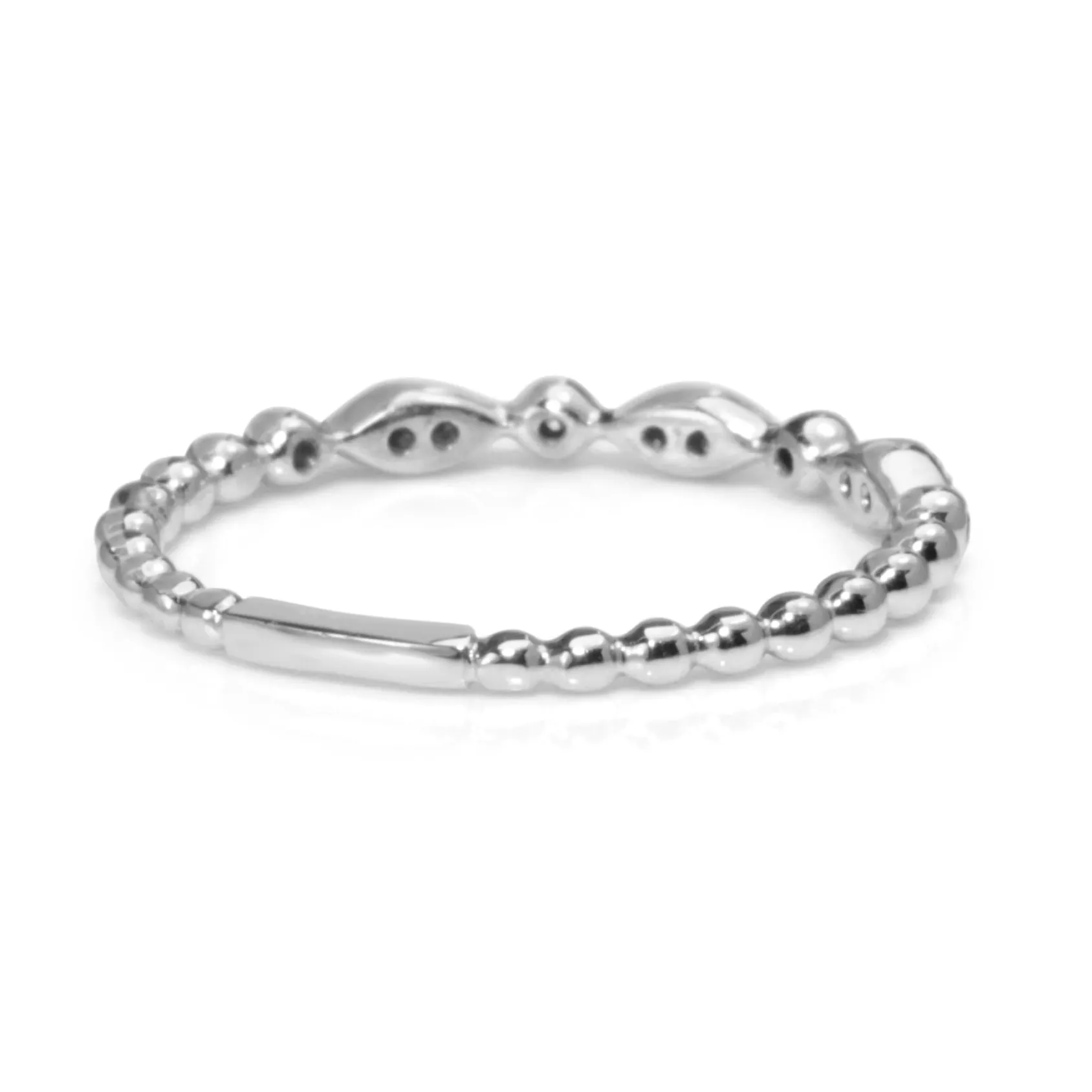 9ct White Gold Vintage Style Diamond Band