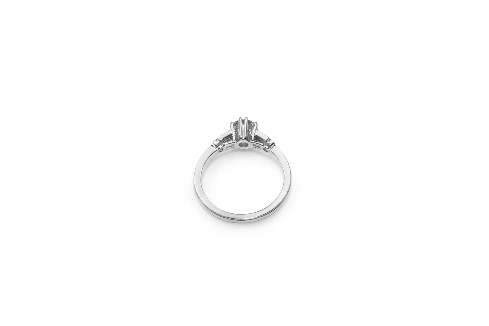 18ct White Gold Vintage Style Diamond Solitaire